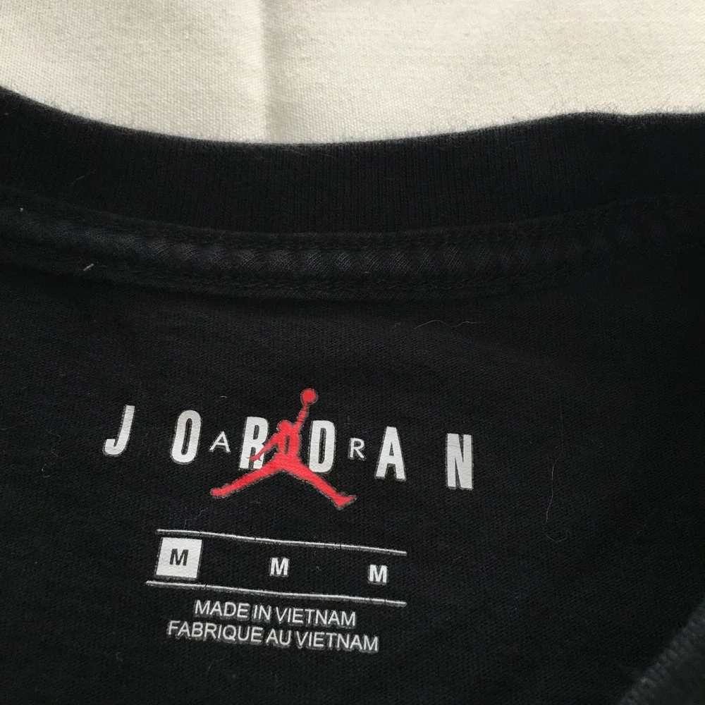 Nike Air Jordan Long Sleeve T-Shirt Mens Medium Black Graphic Sleeve Print